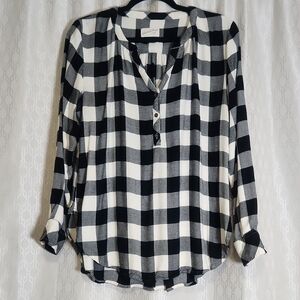 Universal Thread Goods Co. Black and White Checkered Popover Shirt